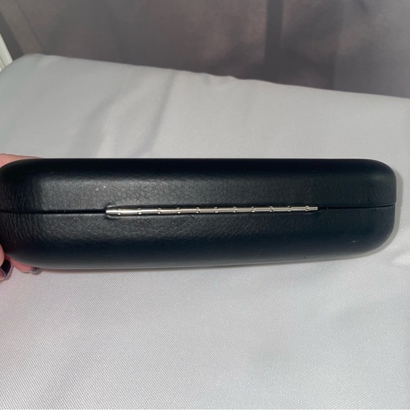 OAKLEY BLACK SMALL AUTHENTIC CLAMSHELL EYEGLASSES HARD CASE - Picture 5 of 7